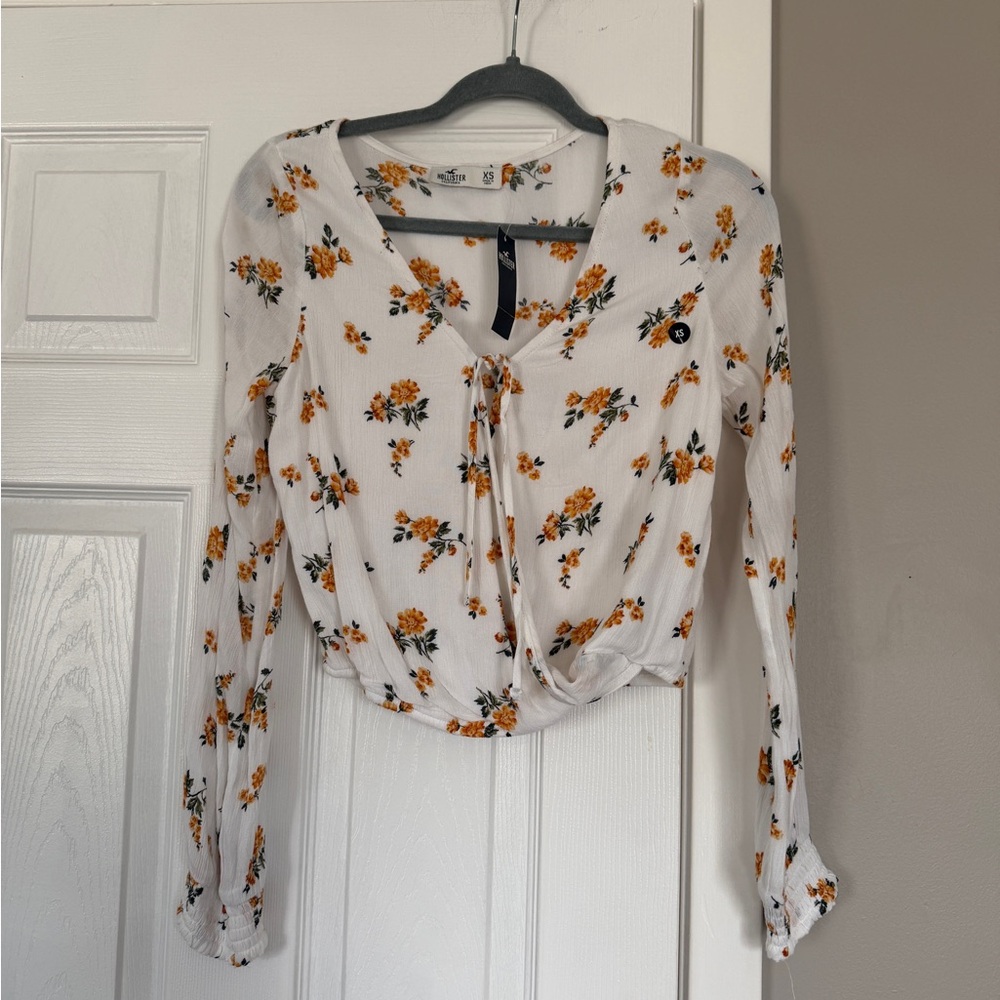 Hollister Floral Front Tie White Blouse Long Sleeve Top